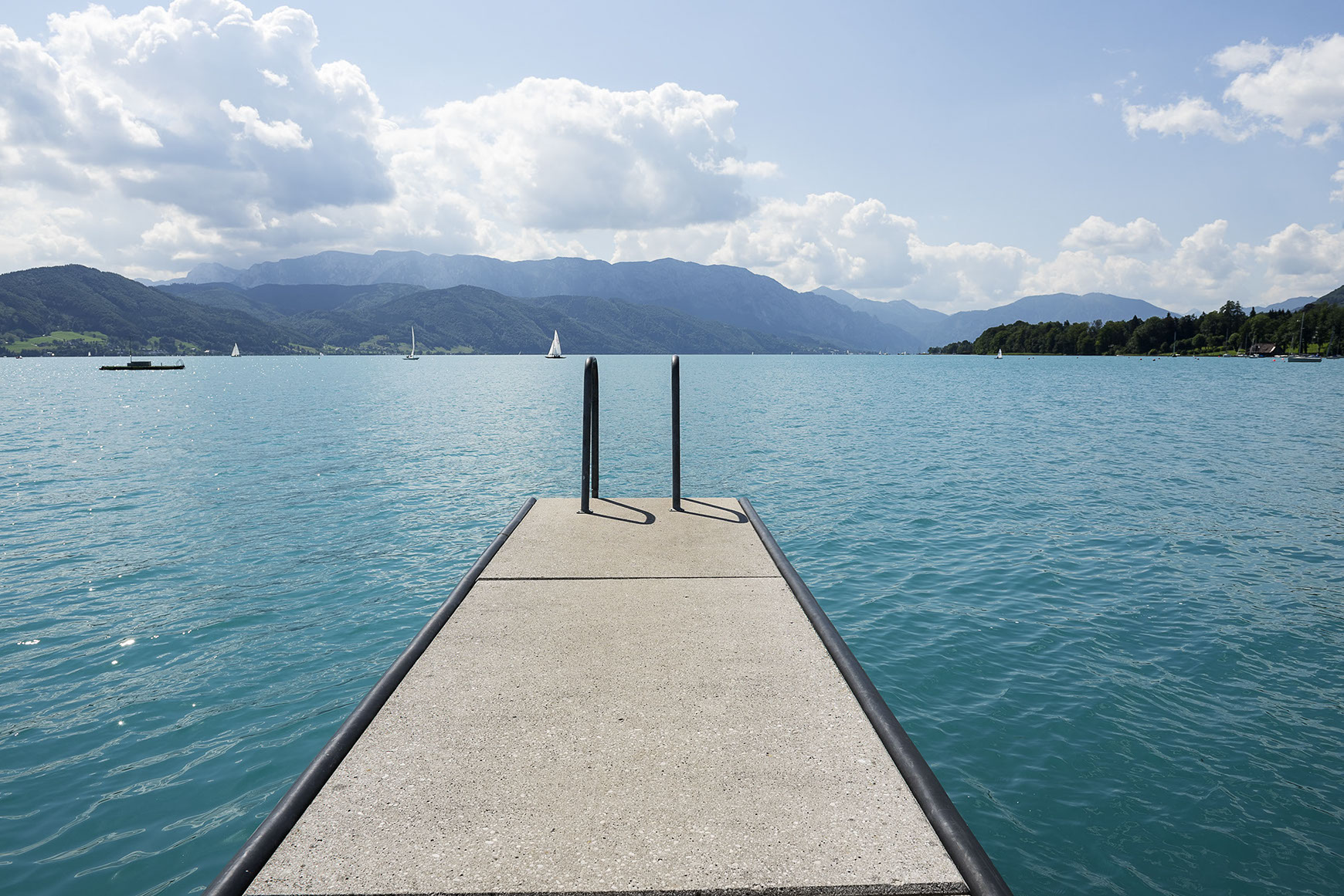 traumhafte Lage direkt am Attersee der Häuplhof © costadedoi